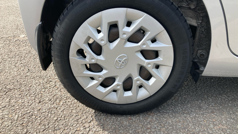 Toyota Aygo 1.0 VVT-i X-Play 5dr x-shift Petrol Hatchback